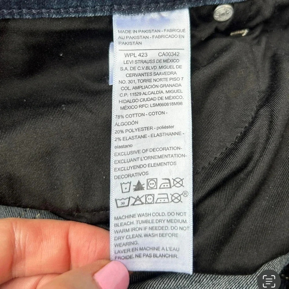 Levi's Women’s Signature Gold Totally Shaping Straight Leg Jean Size 10M/W30/L32 - Picture 8 of 11